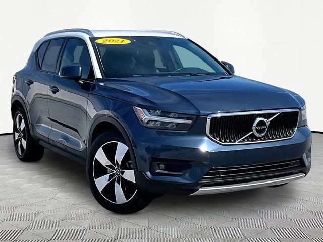 2021 Volvo XC40 Momentum