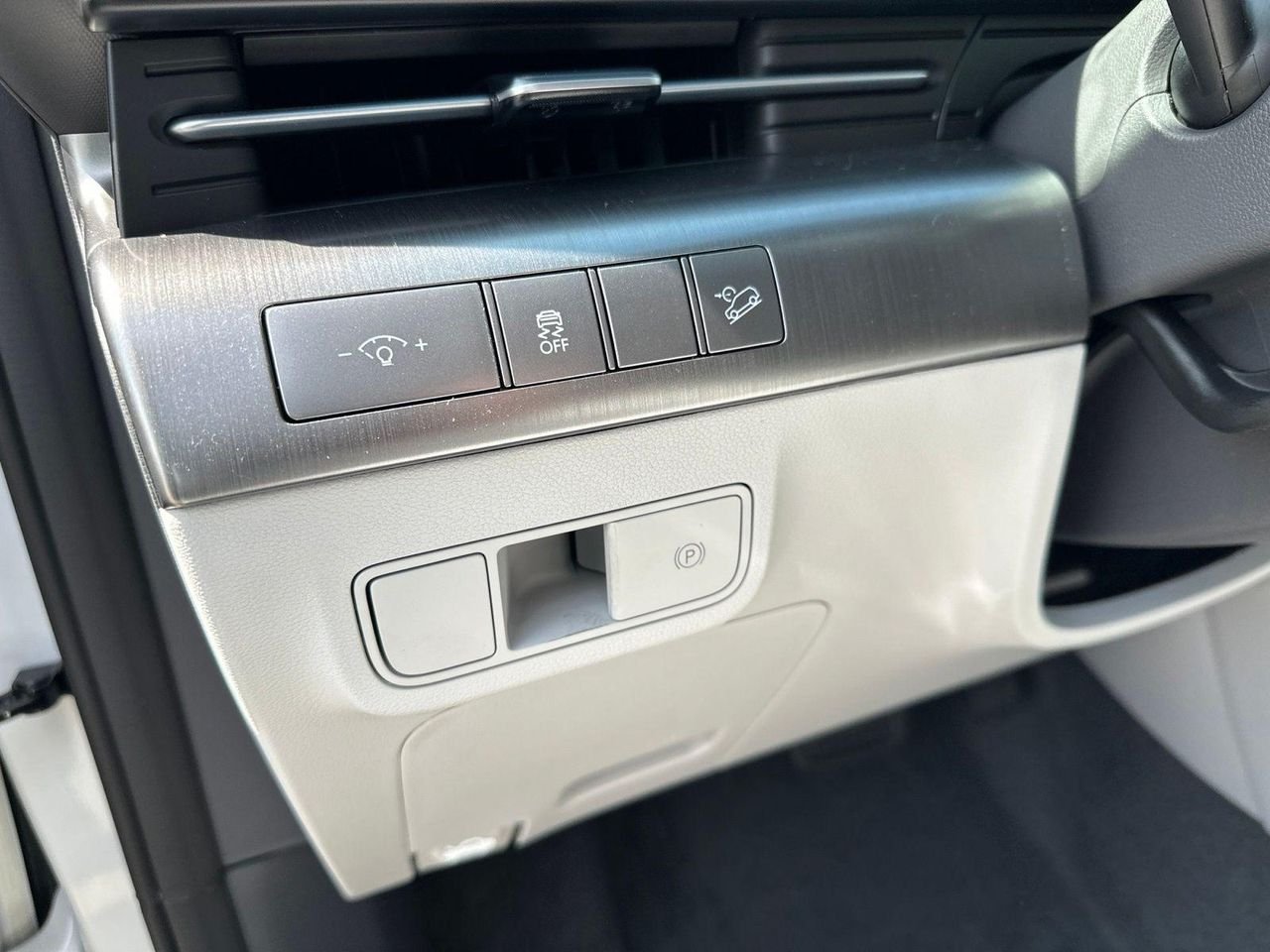 New 2027 White Hyundai SEL Sport AWD image 12