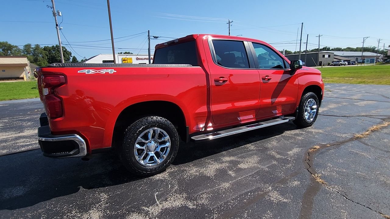 Used 2023 Red Chevrolet LT image 8
