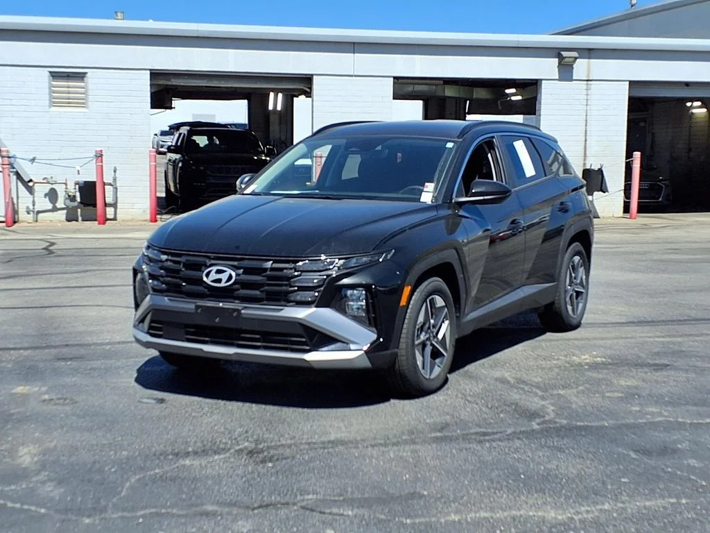 Used 2026 Hyundai Tucson SEL with VIN 5NMJB3DE1TH644486 for sale in Kansas City