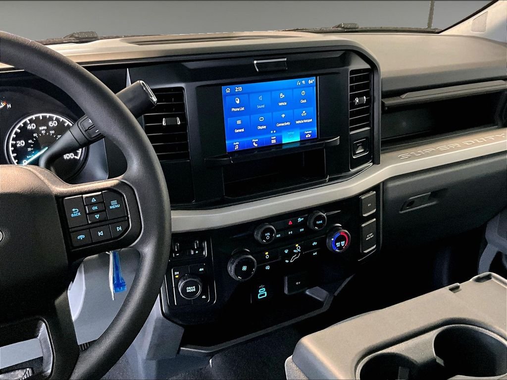 New 2026 Oxford White Ford XLT image 13