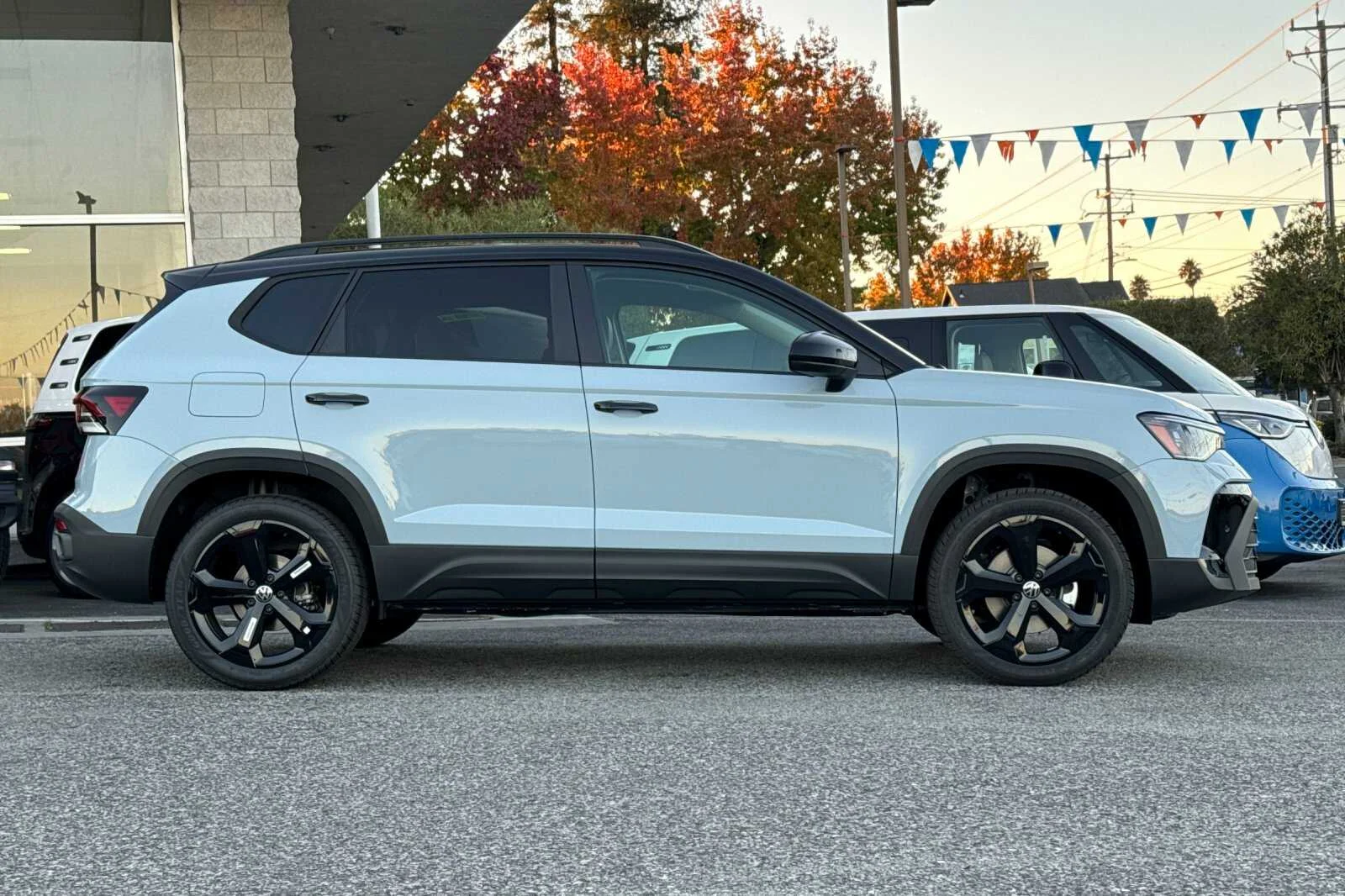 2026 Volkswagen Taos SE Black - Photo 3