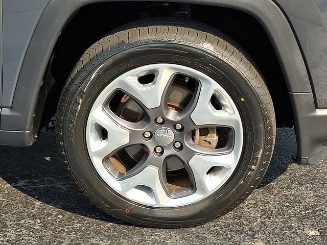 Used 2018 Black Jeep Limited image 9