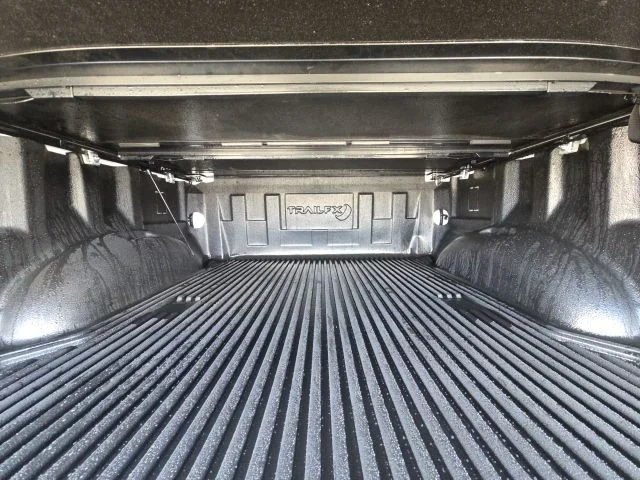 Used 2022 White Ford XLT image 12