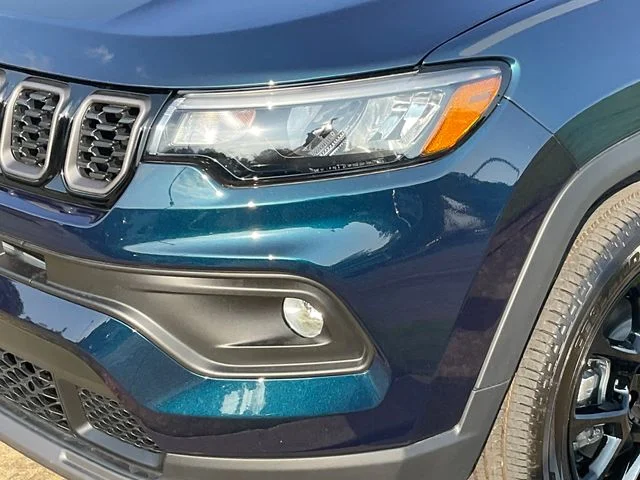 New 2026 Fathom Blue Pearl Coat Jeep Latitude image 10
