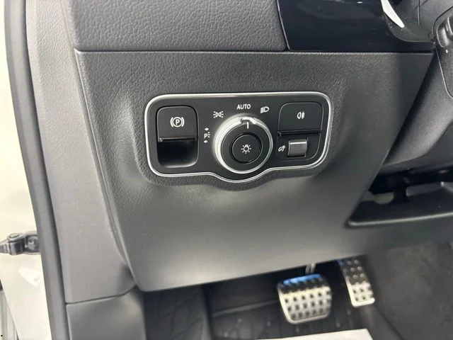 New 2026 Polar White Mercedes-Benz GLA 250 image 17