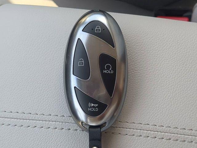 New 2025 Black Hyundai SE FWD image 27