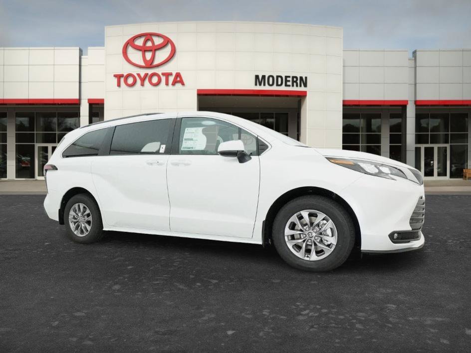 New 2026 Wind Chill Pearl Toyota XLE image 11