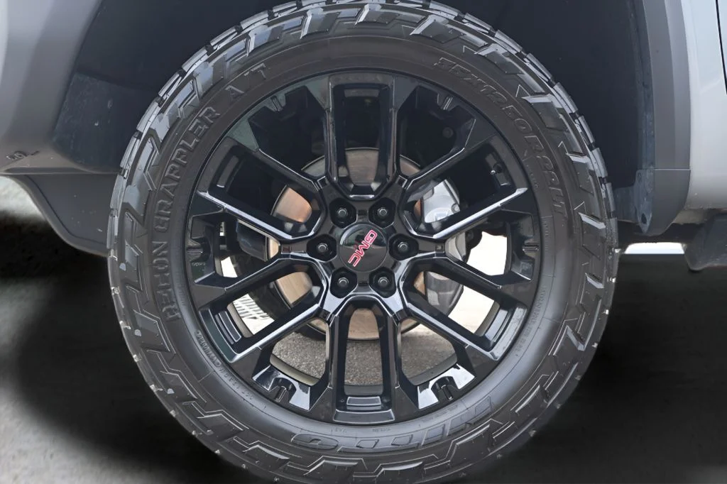 Used 2025 Silver GMC AT4X image 29
