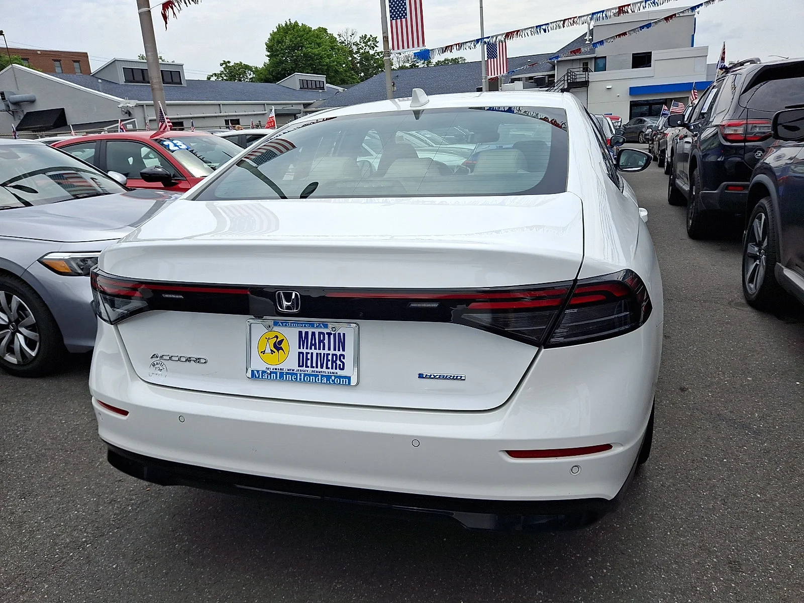 Used 2023 Platinum White Pearl Honda EX-L image 5