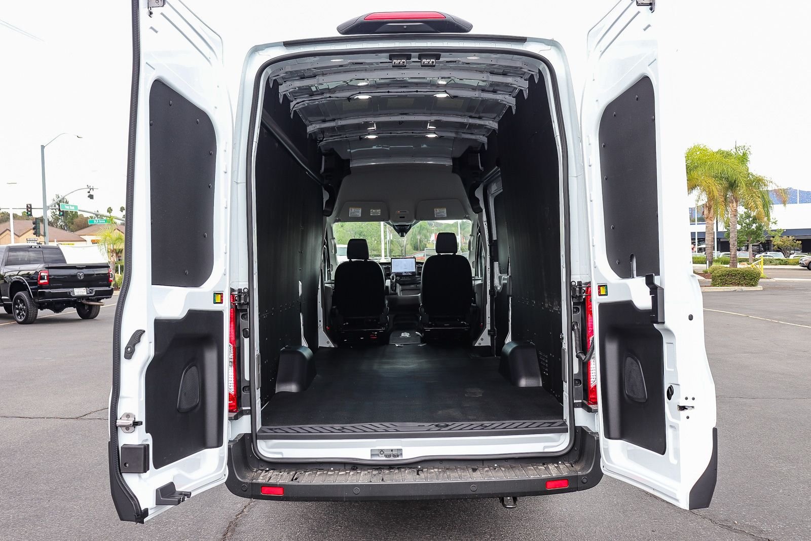 New 2026 Oxford White Ford Cargo Van image 27