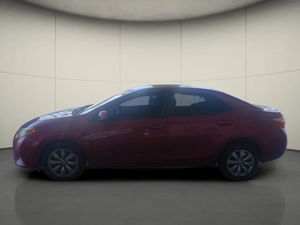Used 2016 Red Toyota LE image 4