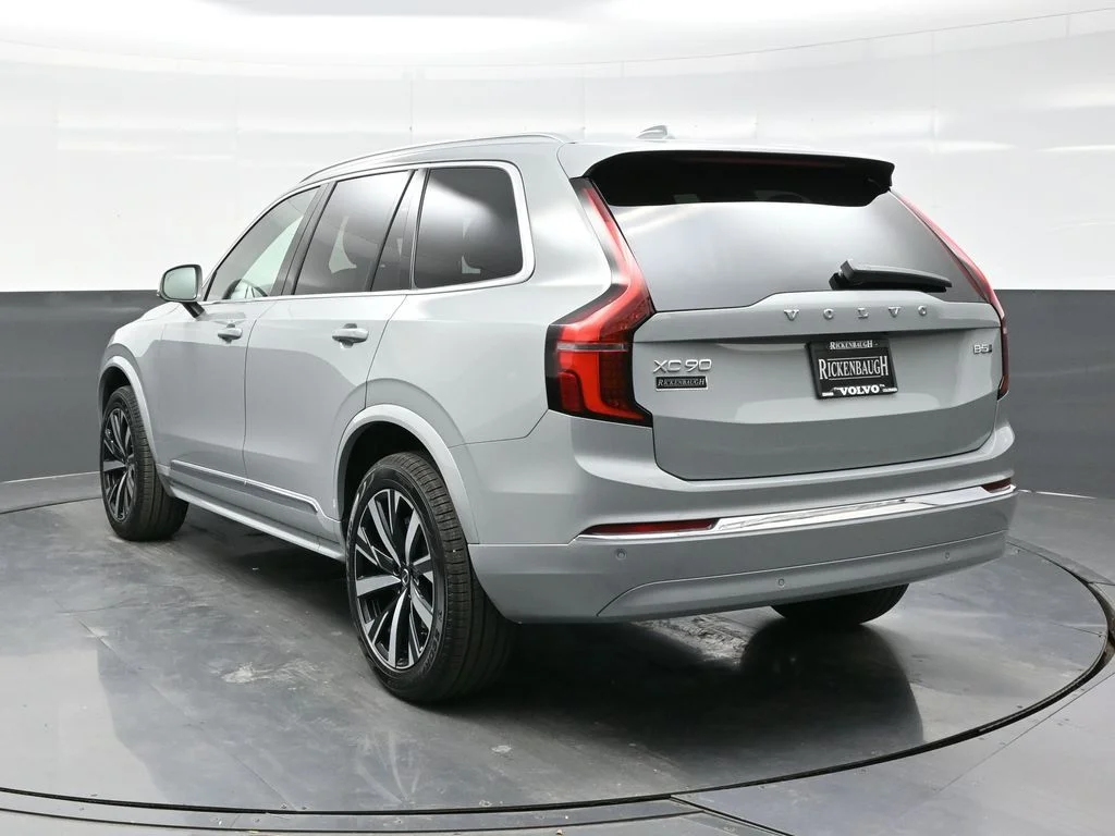 New 2026 Vapour Grey Volvo Core image 5