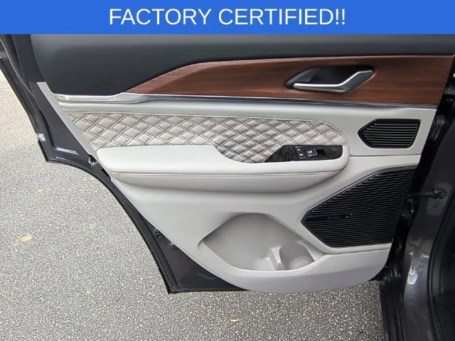 Used 2022 Gray Jeep Summit 4xe image 29