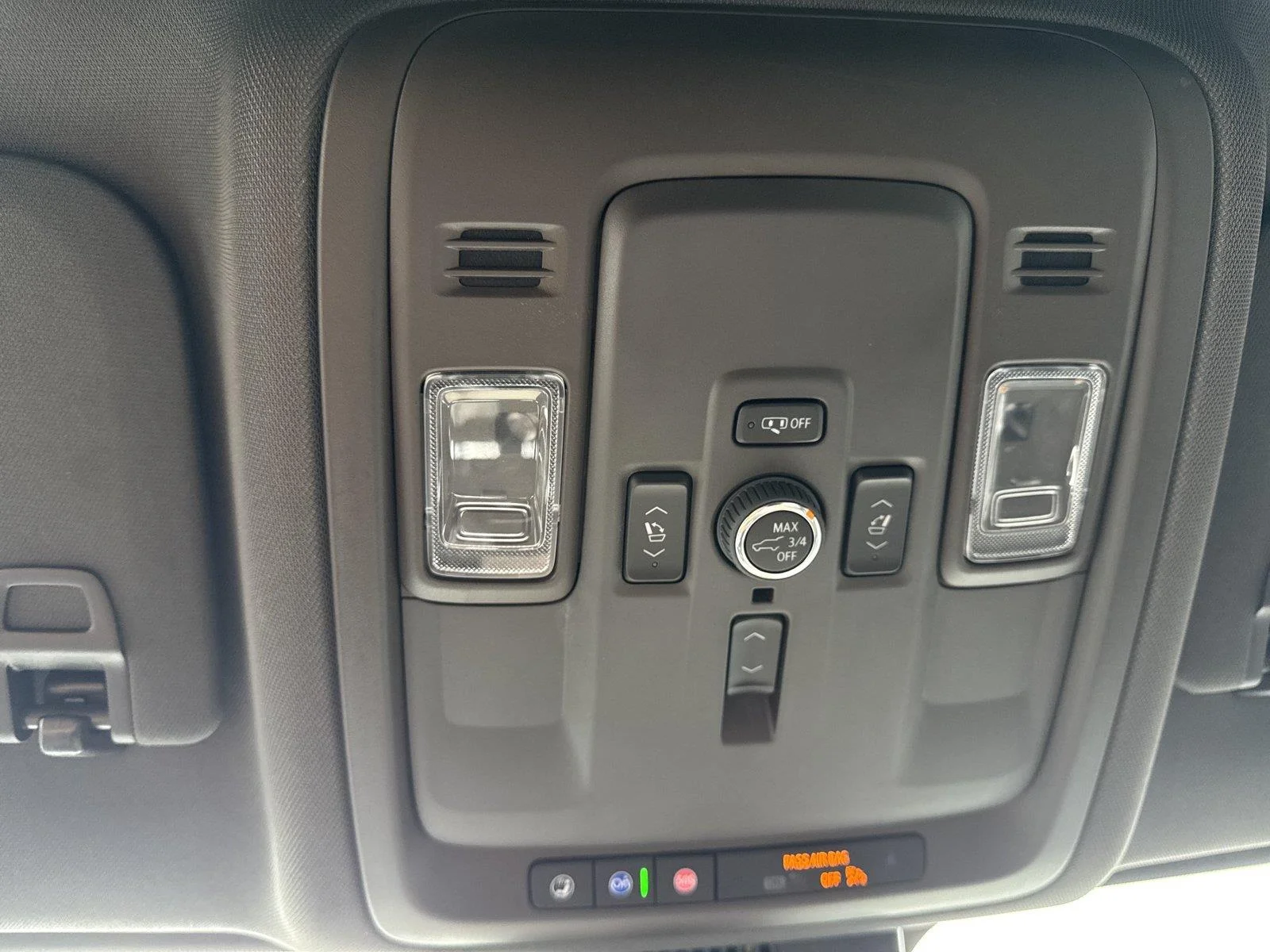 Used 2025 Summit White GMC Elevation image 30