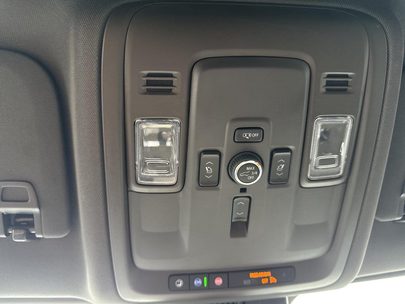 Used 2025 Summit White GMC Elevation image 30
