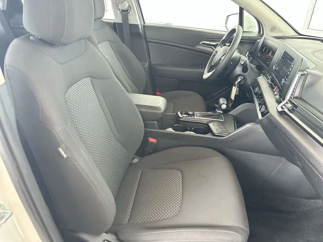 Used 2023 White Kia LX image 26