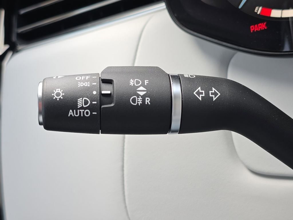 New 2026 Beige Land Rover Dynamic SE image 27
