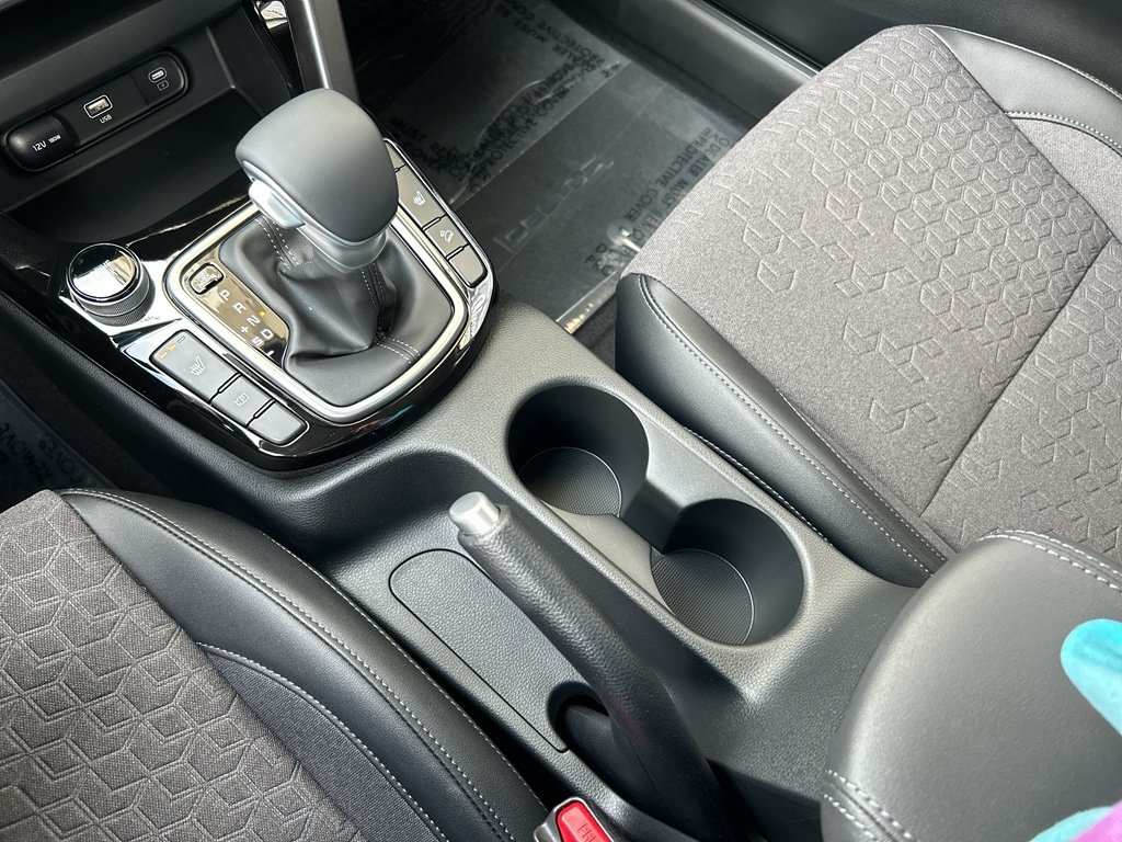 New 2026 Clear White / Black Roof Kia S image 23