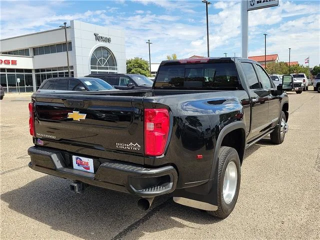 Used 2026 Black Chevrolet High Country 4x4 Crew Cab 8 ft. box 172 in. WB DRW image 3