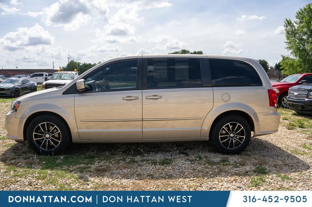 Used 2016 Dodge Grand Caravan R/T with VIN 2C4RDGEG8GR196117 for sale in Park City, KS