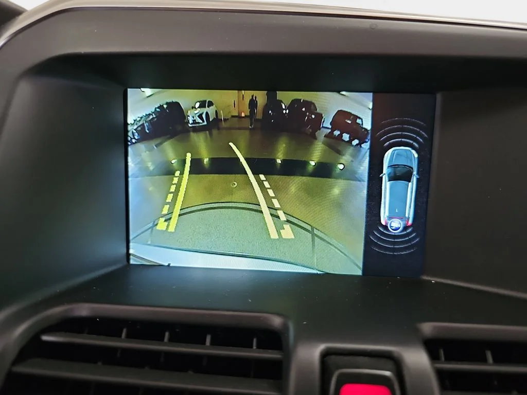 Used 2015 Silver Volvo T6 image 25