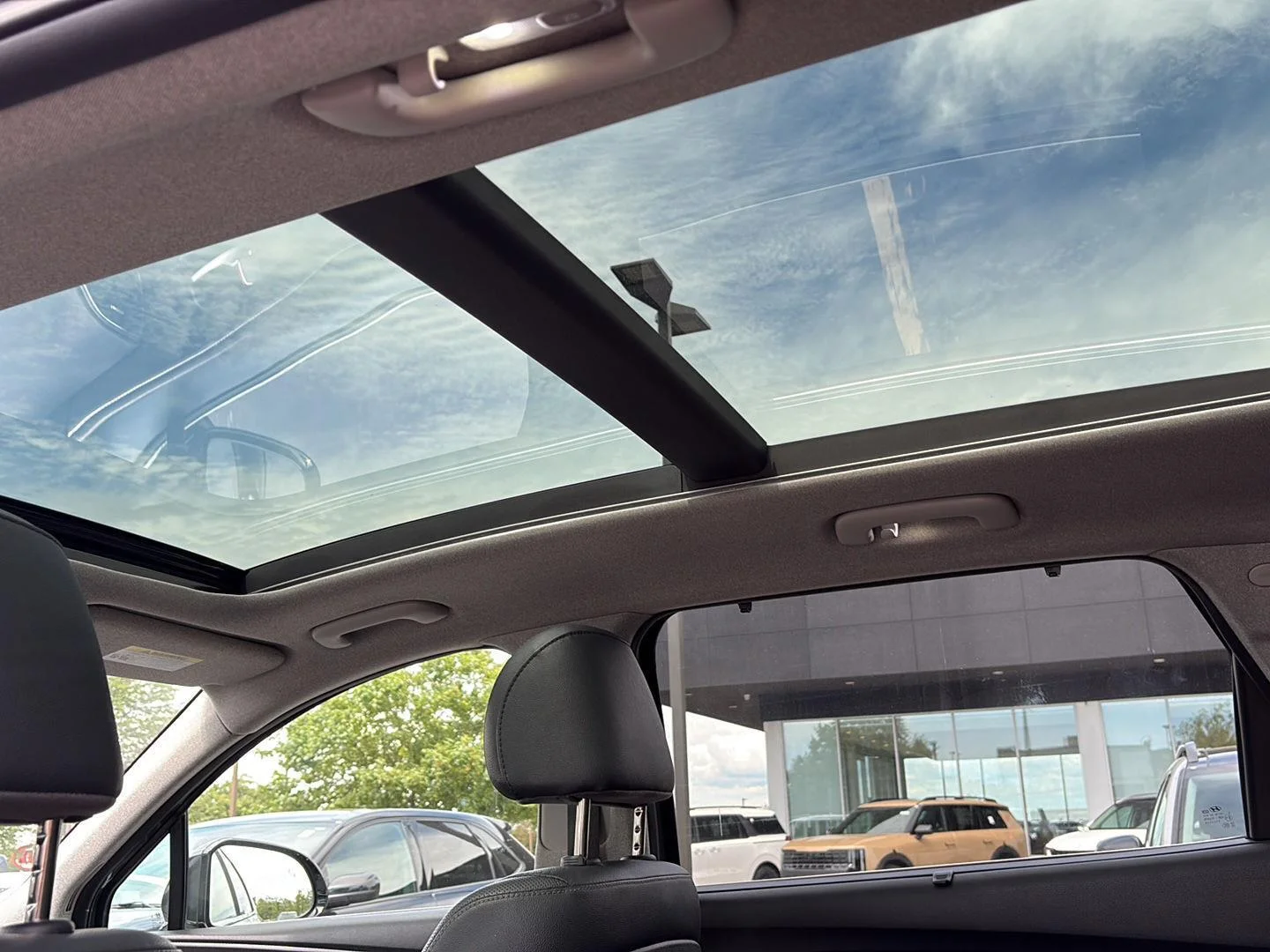 Used 2020 Rainforest Hyundai SEL image 10