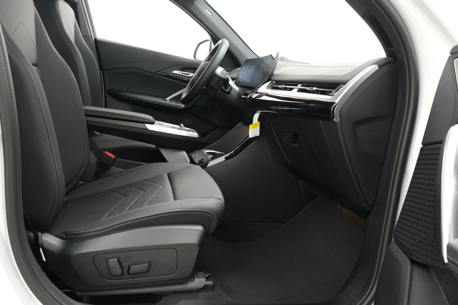 New 2026 Mineral White Metallic BMW xDrive28i image 38