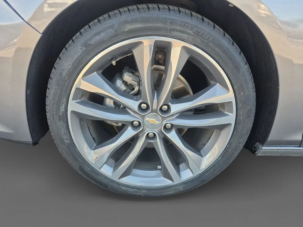 Used 2023 Sterling Gray Metallic Chevrolet LT image 13