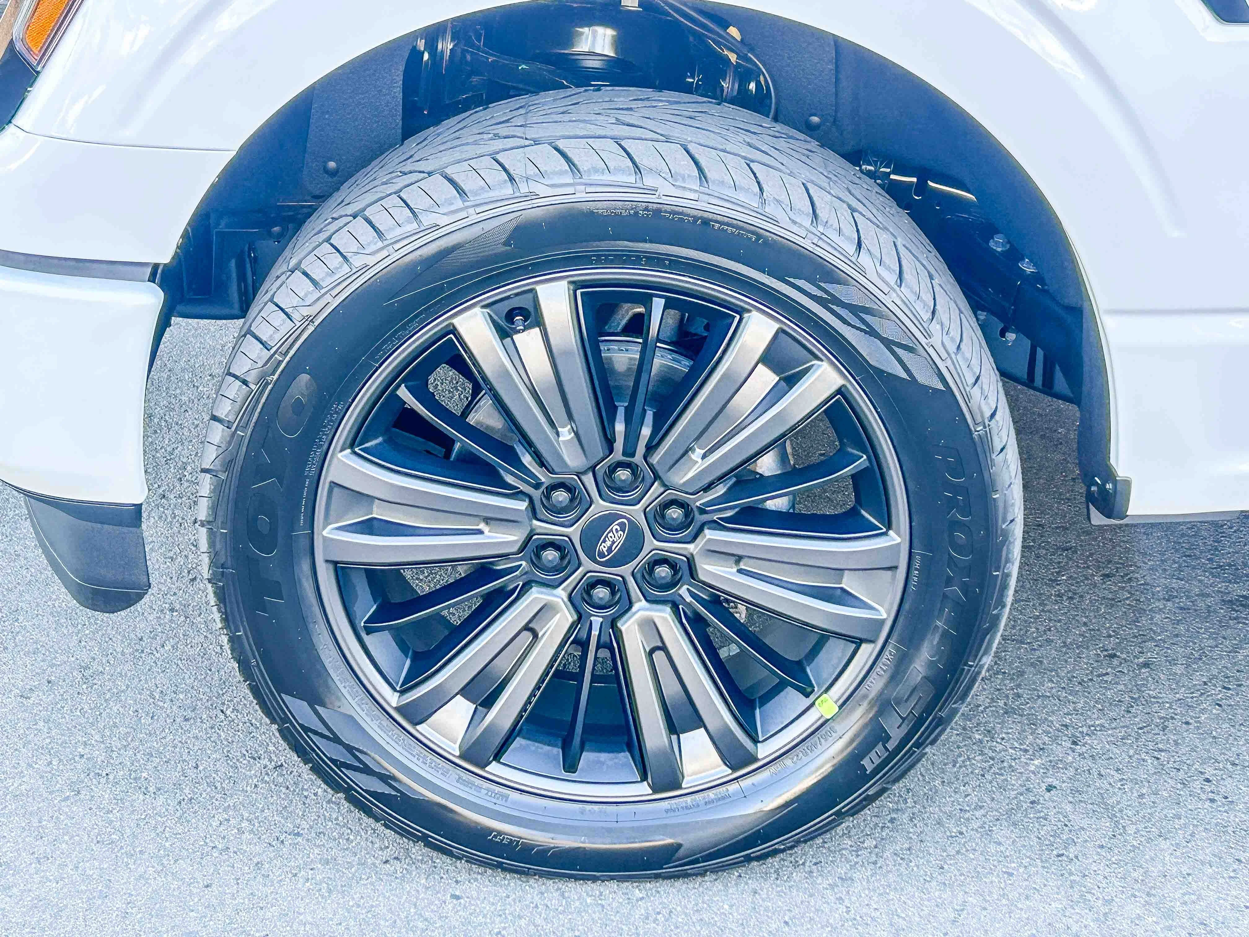 New 2026 Oxford White Ford XLT image 13