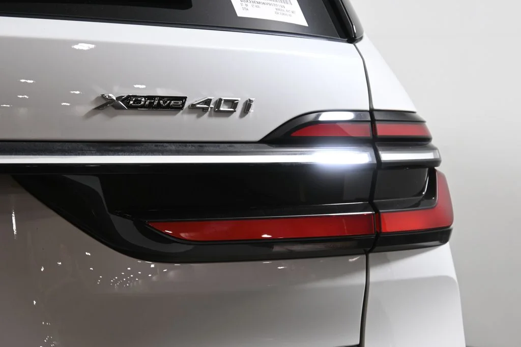 New 2027 White BMW xDrive40i image 13