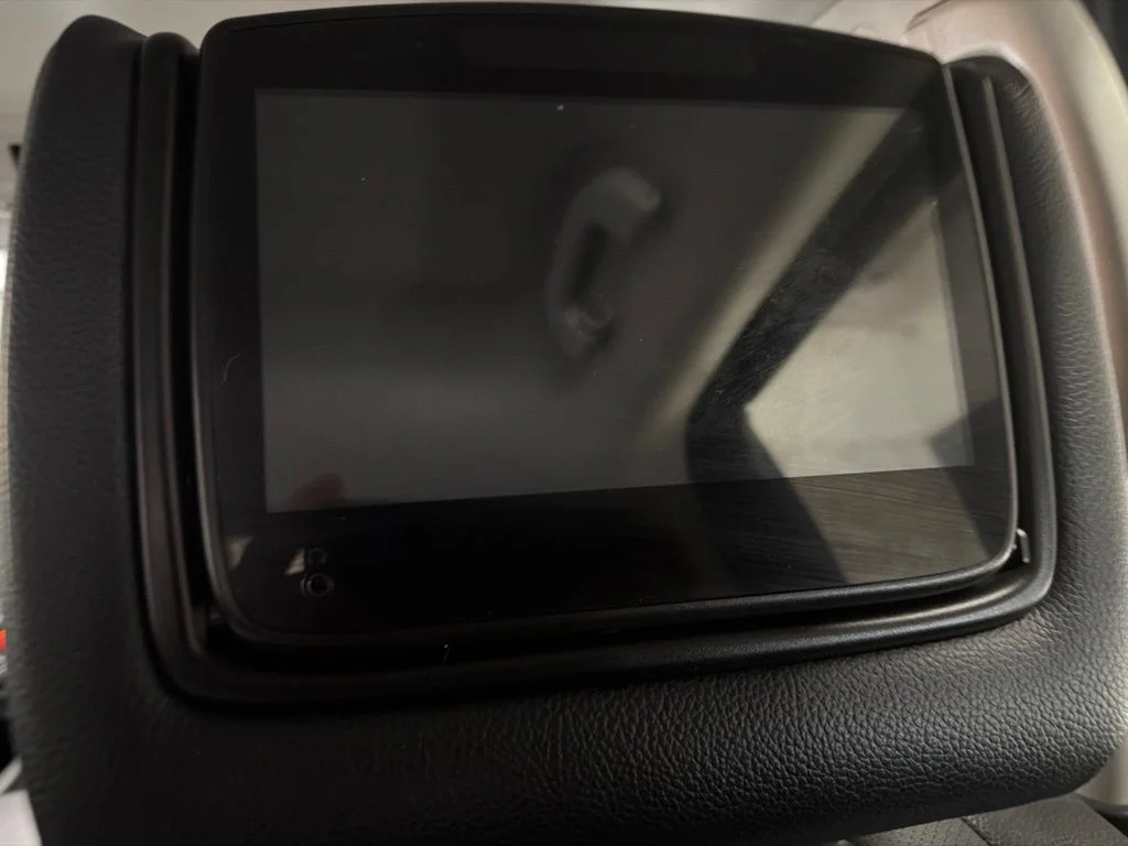 Used 2019 Gun Metallic Nissan SL image 18