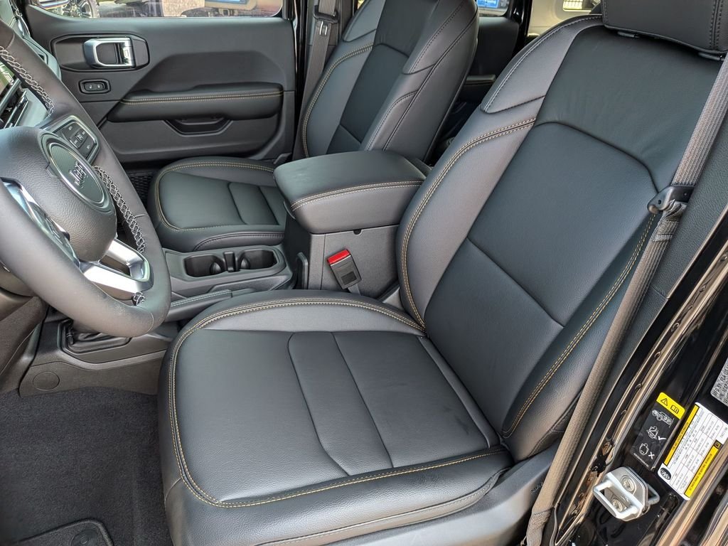 New 2026 Black Clear-Coat Exterior Paint Jeep Sahara image 15