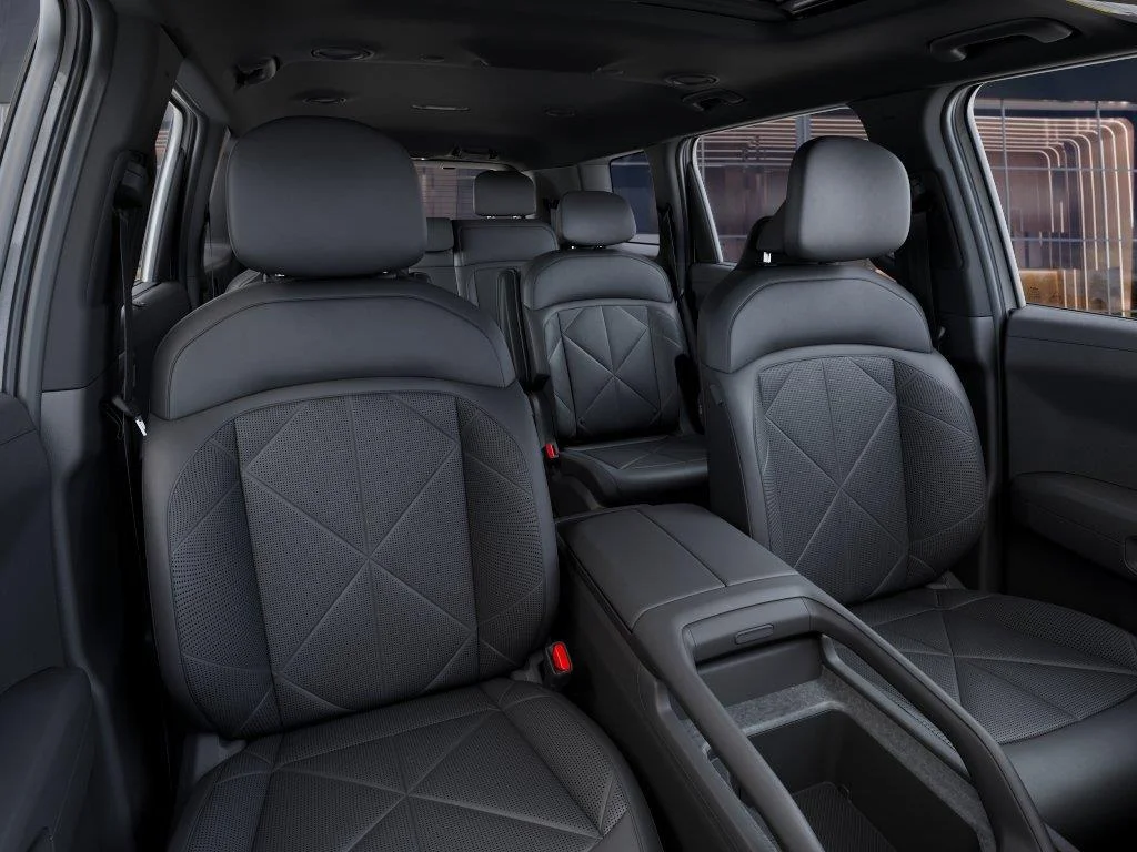 New 2027 Glacial White Pearl Kia EX image 15