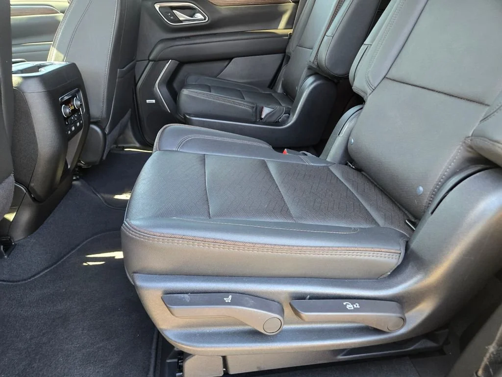 Used 2024 Black Chevrolet High Country image 11