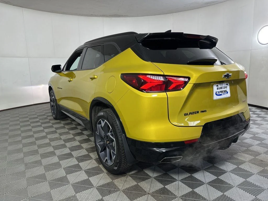 Used 2022 Yellow Metallic Chevrolet RS image 17