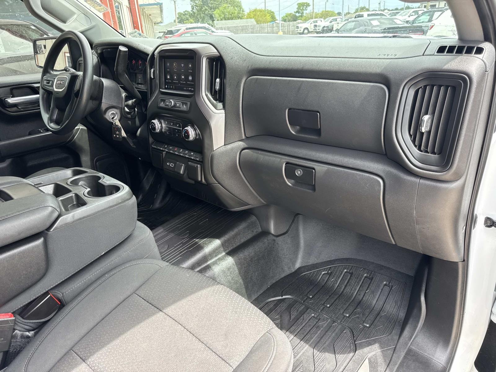 Used 2021 Summit White GMC  image 12