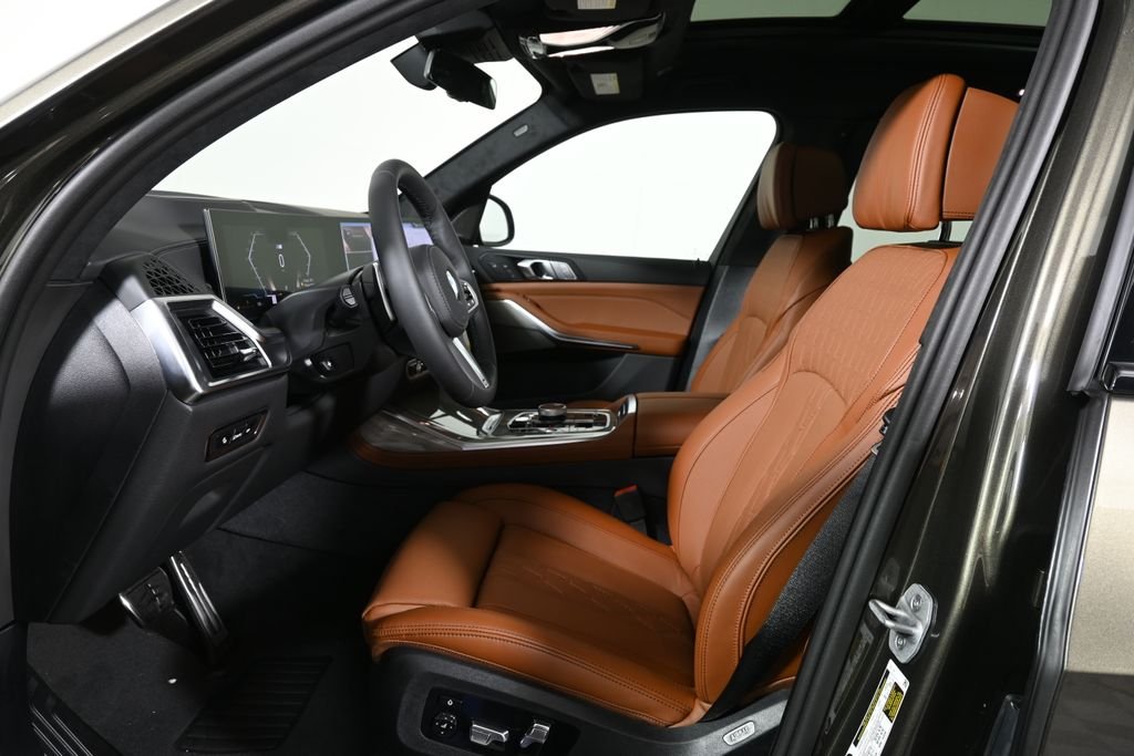New 2027 Green Metallic BMW xDrive40i image 3