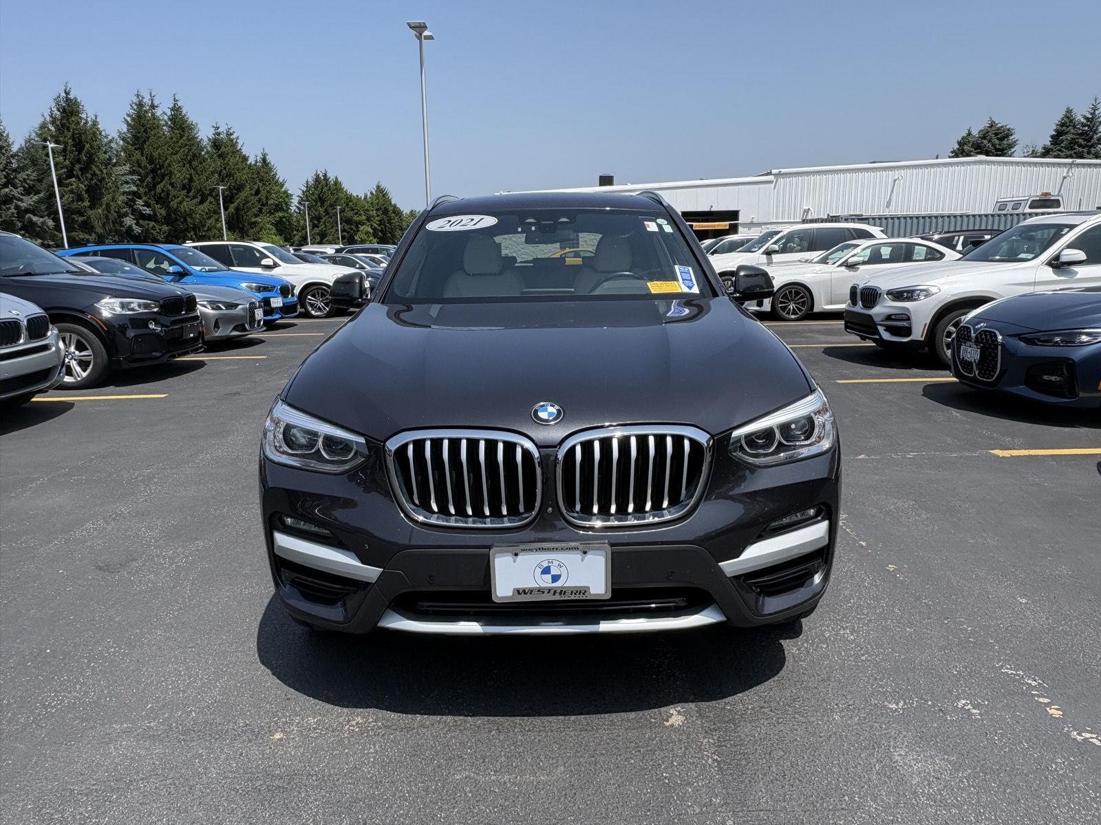 Used 2021 Dark Graphite Metallic BMW xDrive30i image 2