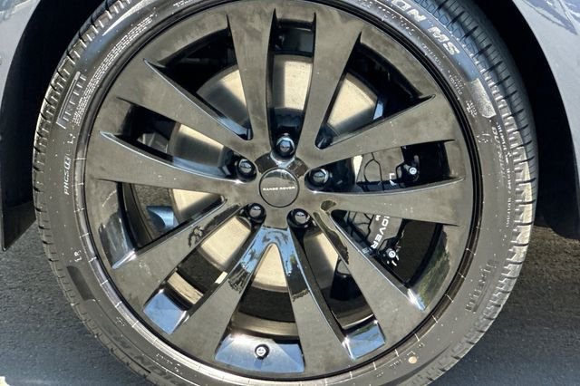 New 2026 Varesine Blue Land Rover Dynamic SE image 24