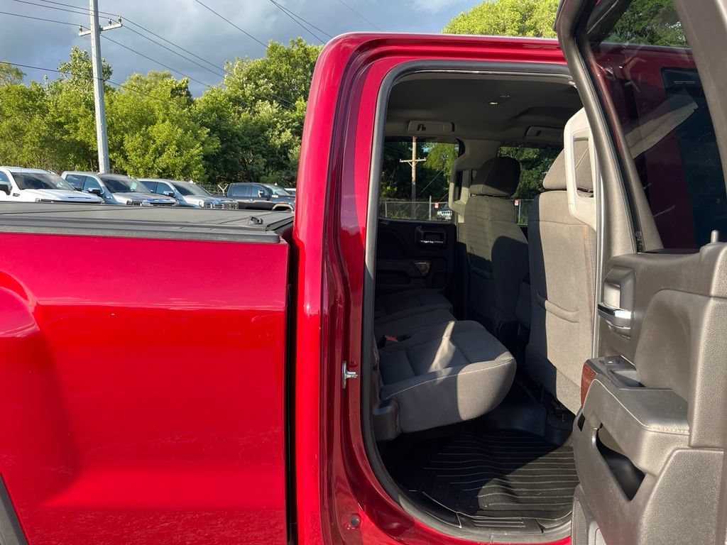Used 2019 RED QUARTZ TINTCOAT GMC SLE image 30