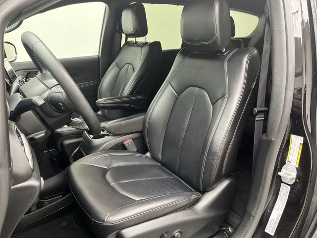 2025 Chrysler Pacifica Select - Photo 9