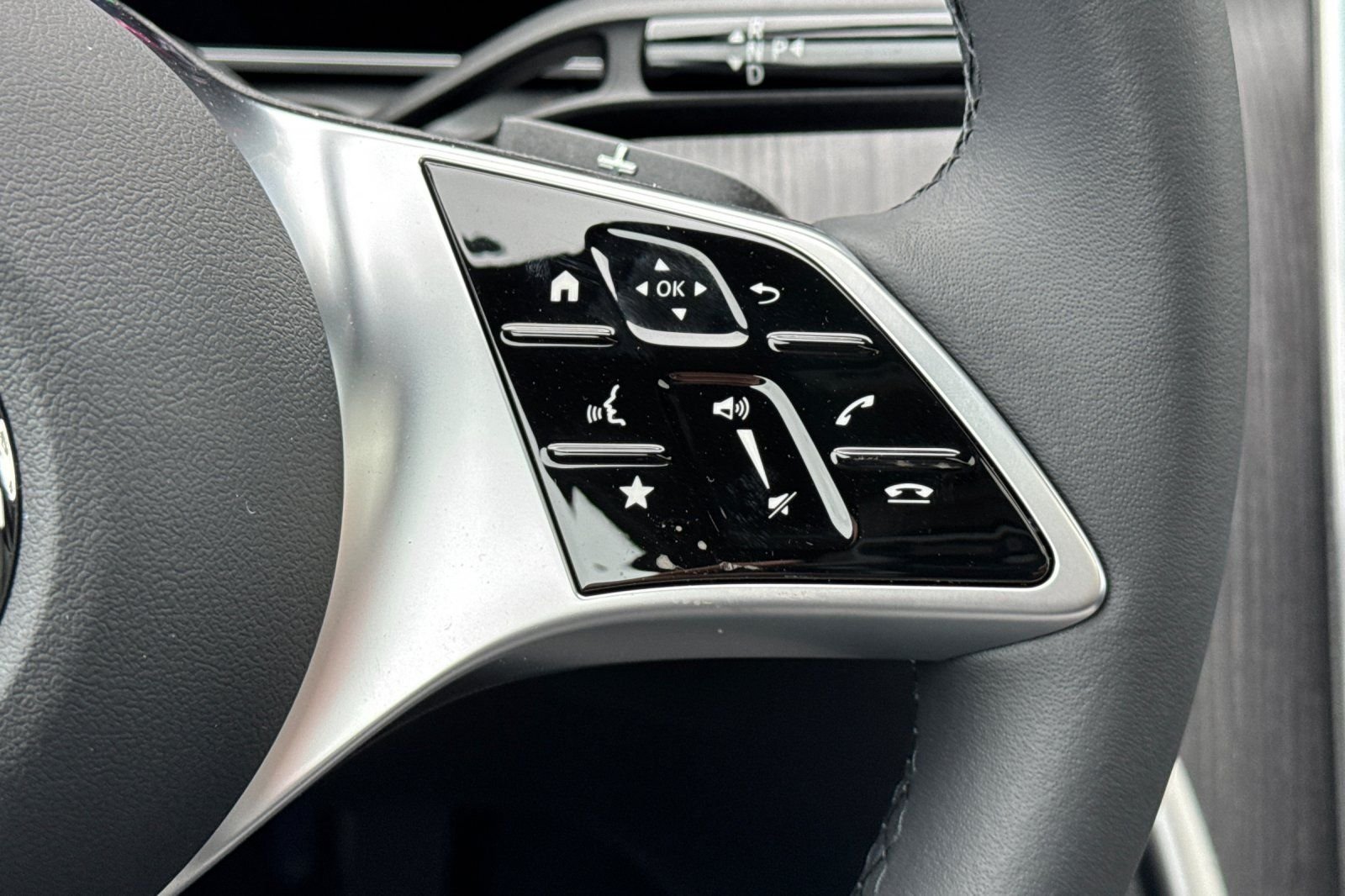 New 2026 Selenite Grey Metallic Mercedes-Benz C 300 image 28