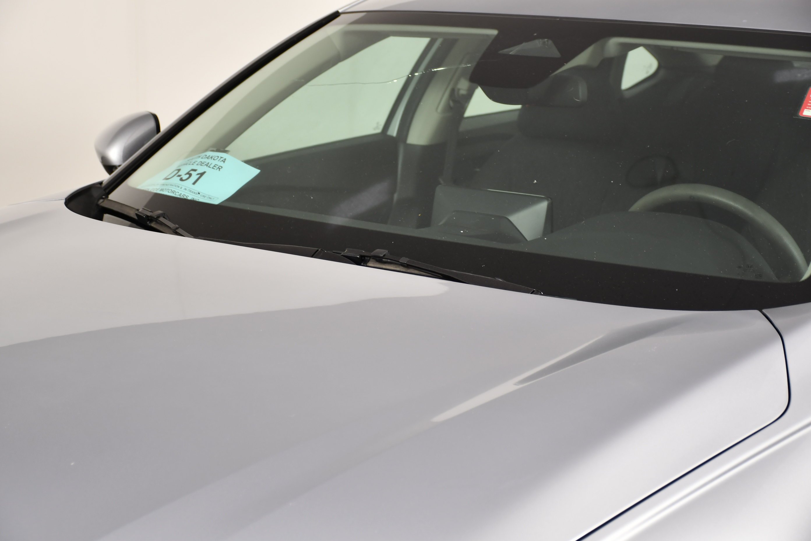 Certified Used 2024 Solar Silver Metallic Honda LX image 12