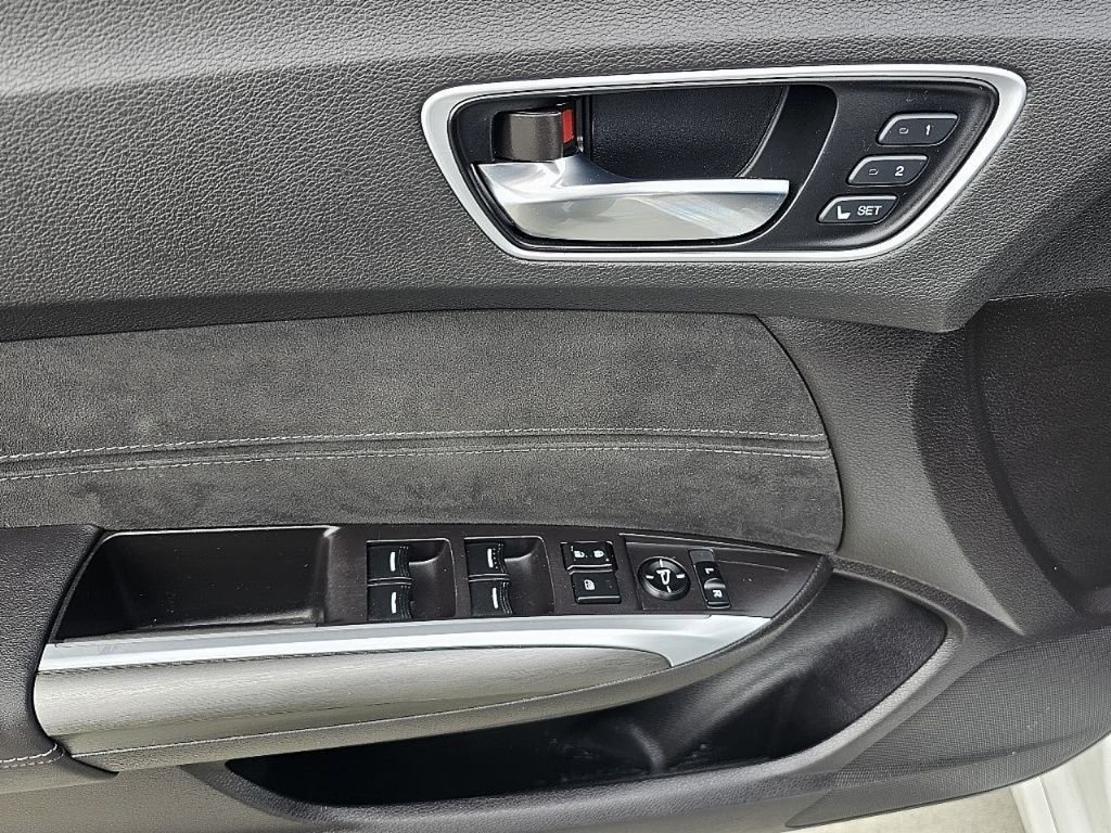 Used 2019 Platinum White Pearl Acura 3.5L Technology Pkg w/A-Spec Pkg image 27