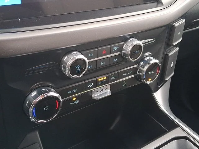 New 2026 Agate Black Metallic Ford XLT image 11