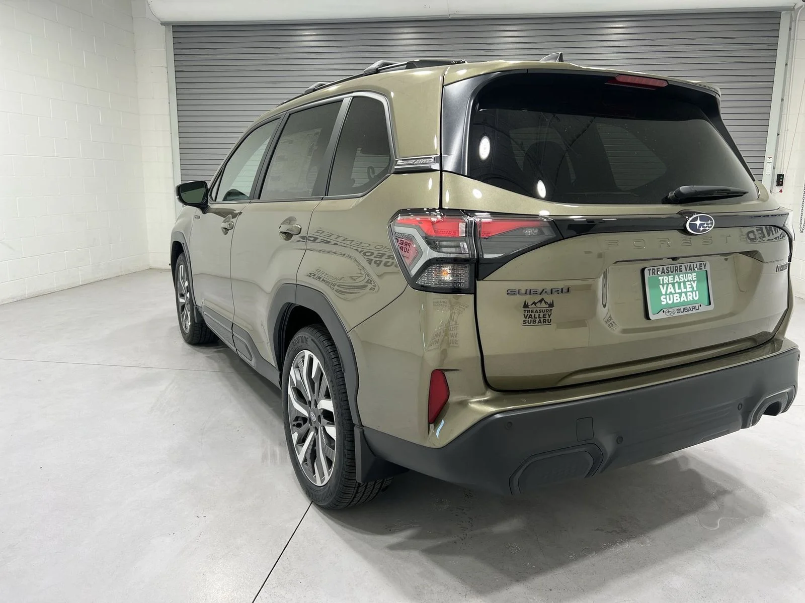 New 2026 AUTUMN GREEN METALLIC Subaru Touring Hybrid image 6