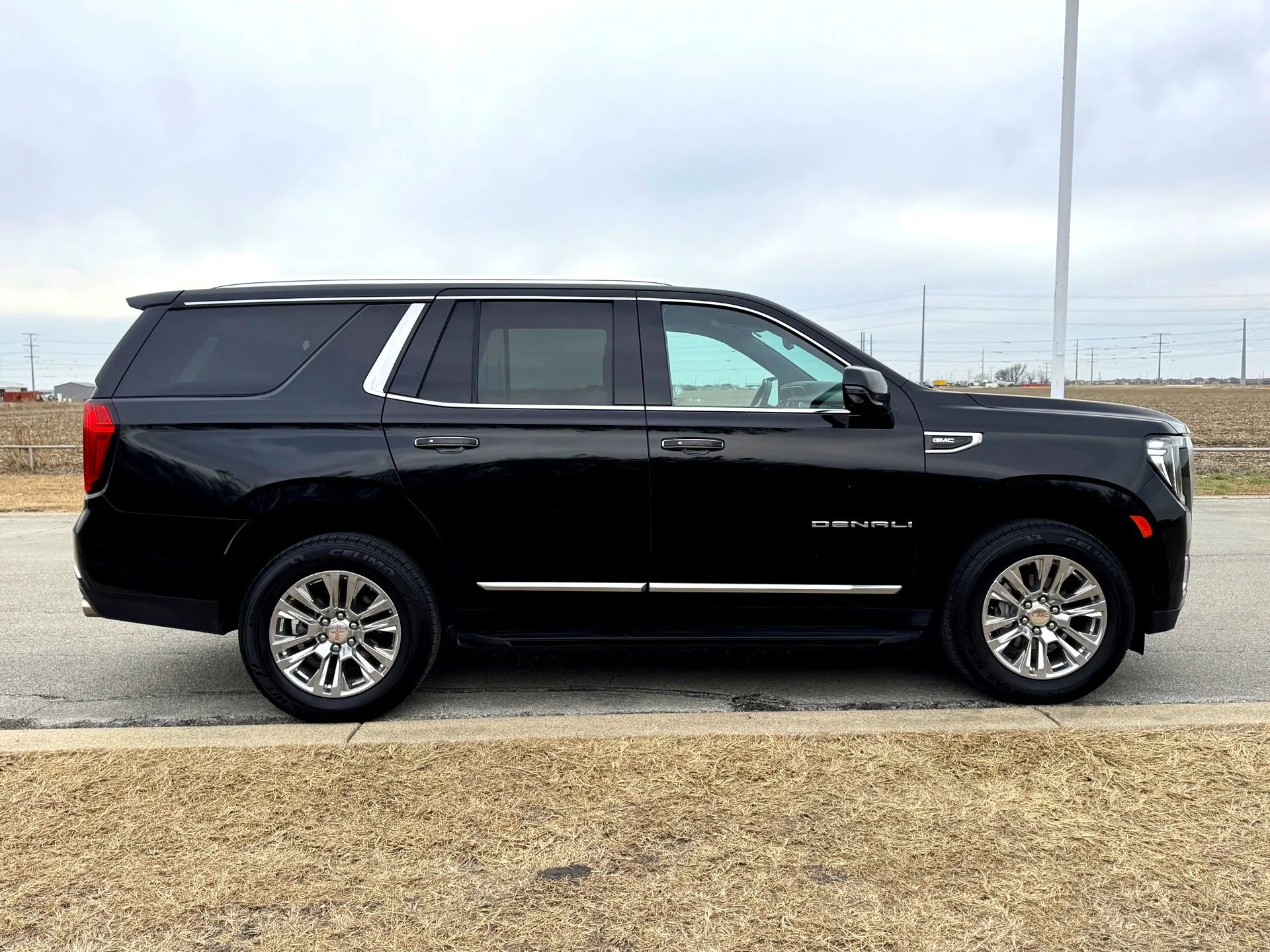 Used 2024 Onyx Black GMC Denali image 5