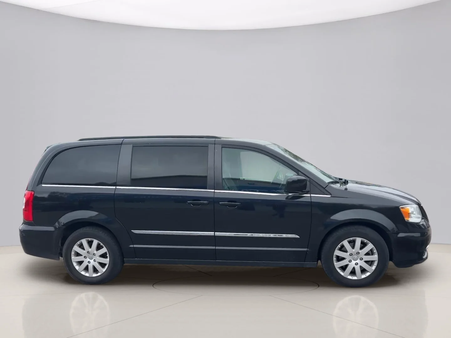 Used 2015 Black Chrysler TOURING image 7