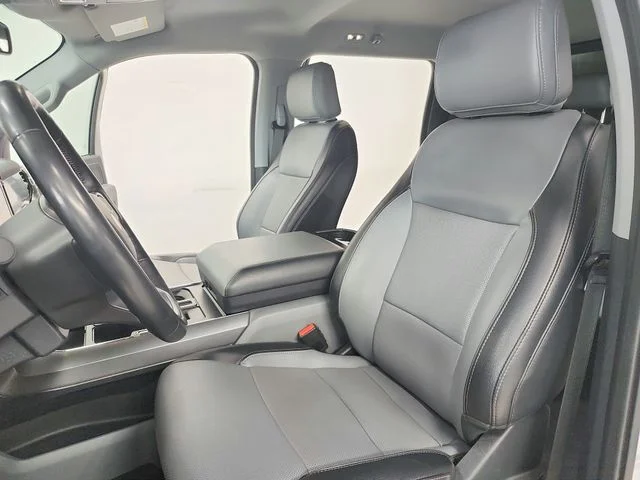Used 2023 White Ford Lariat image 19